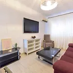 New! Spacious & River
